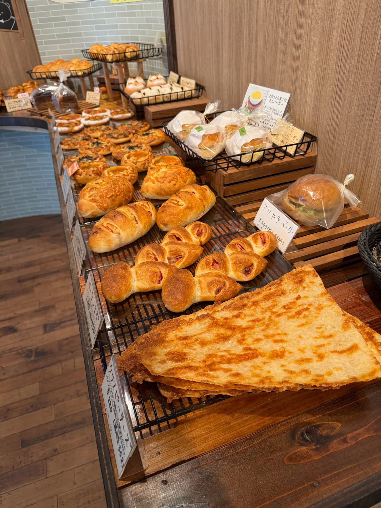 BREAD WORKS U の店内・パン